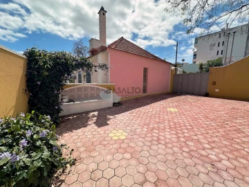 Moradia T2 para Venda em Funchal (Santa Luzia)