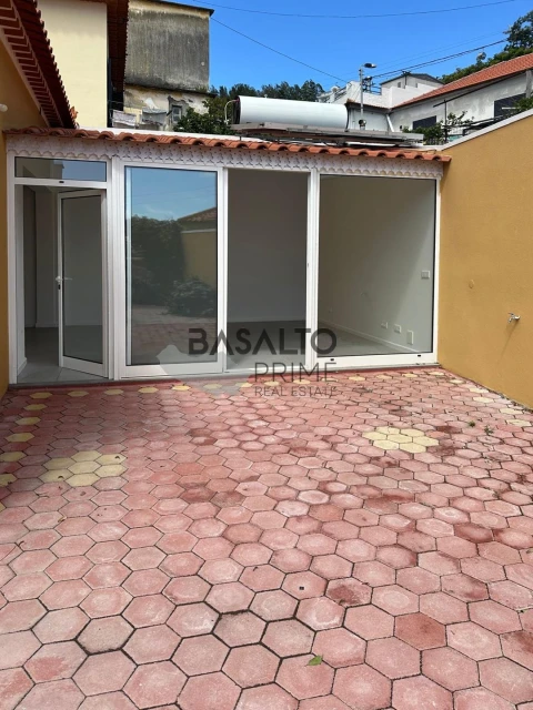 Moradia T2 para Venda em Funchal (Santa Luzia)