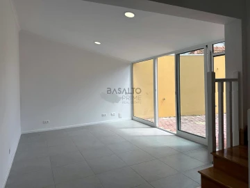 Moradia T2 para Venda em Funchal (Santa Luzia)