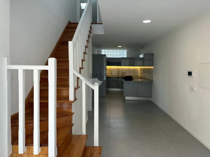 Moradia T2 para Venda em Funchal (Santa Luzia) Foto 7