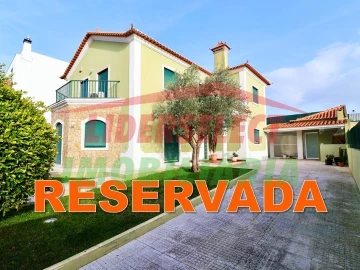 Moradia T4 para Venda em Silveira