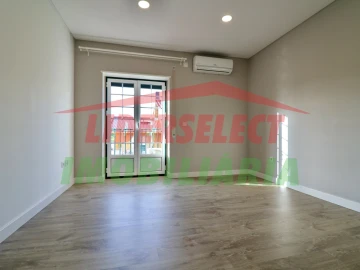 Moradia T4 para Venda em Silveira