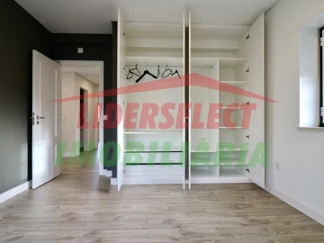 Moradia T4 para Venda em Silveira