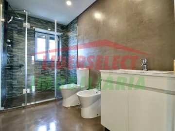 Moradia T4 para Venda em Silveira