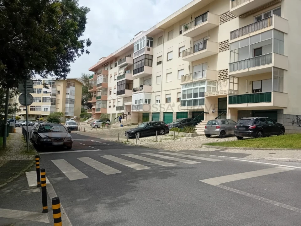 Apartamento T3 para Venda em Alfragide Foto 1