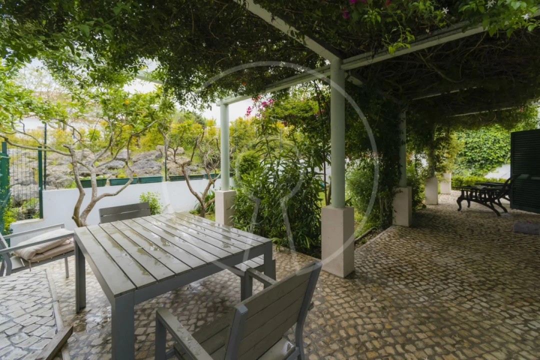 Moradia T5 para Arrendamento em Rio de Mouro Foto 4