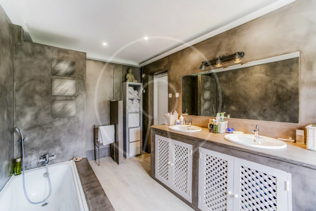 Moradia T5 para Arrendamento em Rio de Mouro Foto 21