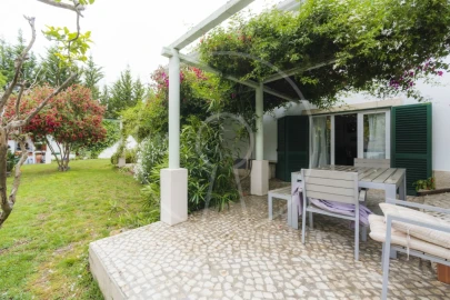 Moradia T5 para Arrendamento em Rio de Mouro