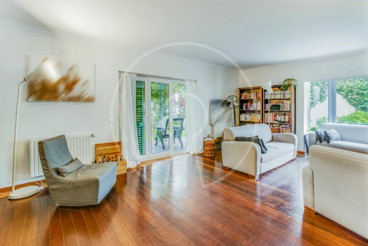 Moradia T5 para Arrendamento em Rio de Mouro Foto 7