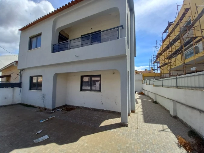 Moradia T5 para Venda em Amora Foto 2