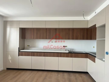 Apartamento T1 para Venda em Santa Maria, São Pedro e Matacães