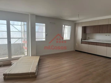Apartamento T1 para Venda em Santa Maria, São Pedro e Matacães