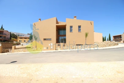 Moradia T4 para Venda em Algoz e Tunes