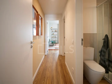 Apartamento T2 para Venda em Santo António dos Cavaleiros e Frielas