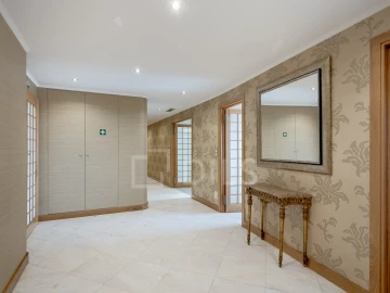 Apartamento T4 para Venda em Algés, Linda-A-Velha e Cruz Quebrada-Dafundo