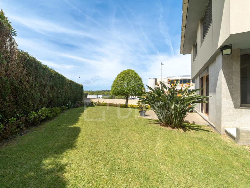 Moradia T4 para Venda em Aldoar, Foz do Douro e Nevogilde Foto 49