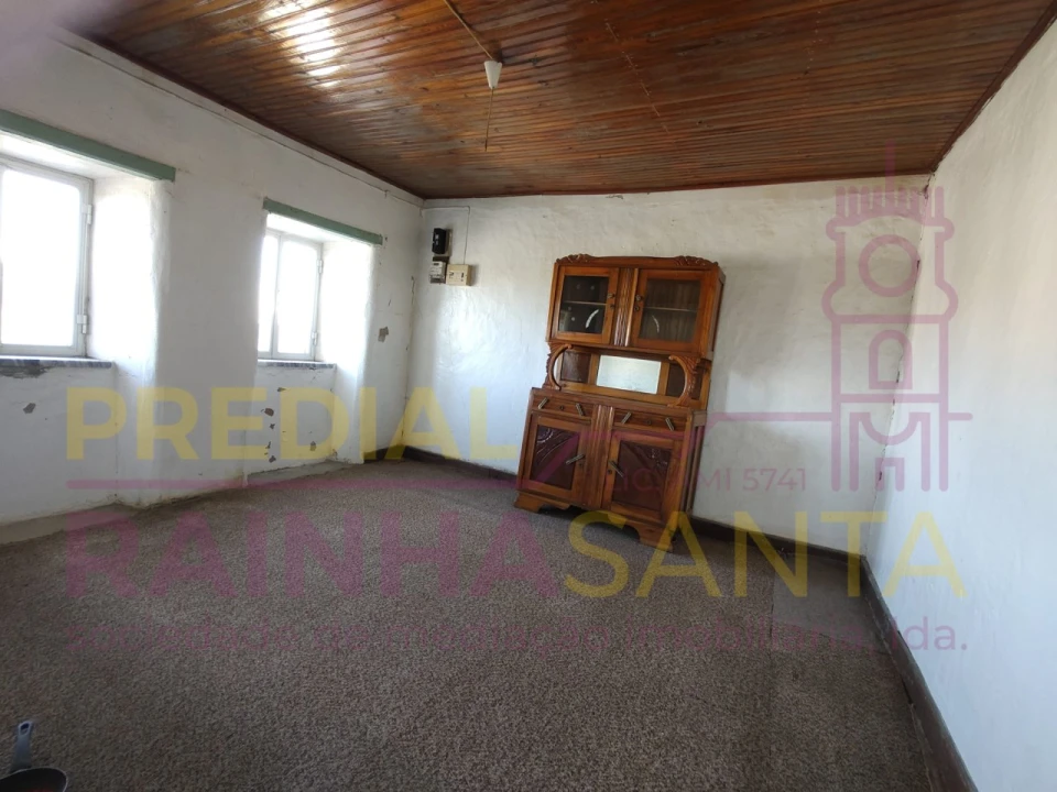 Moradia T2 para Venda em Arrifana Foto 3