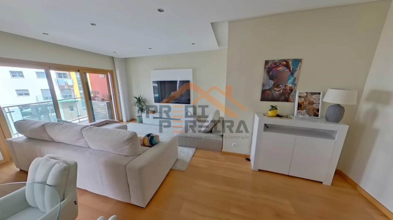 Apartamento T2 para Venda em Ramada e Caneças Foto 3