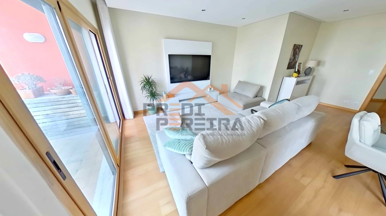 Apartamento T2 para Venda em Ramada e Caneças Foto 6