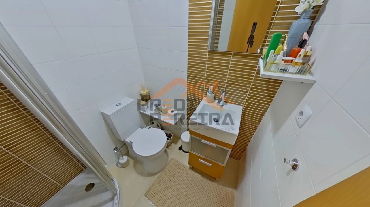 Apartamento T2 para Venda em Ramada e Caneças Foto 15