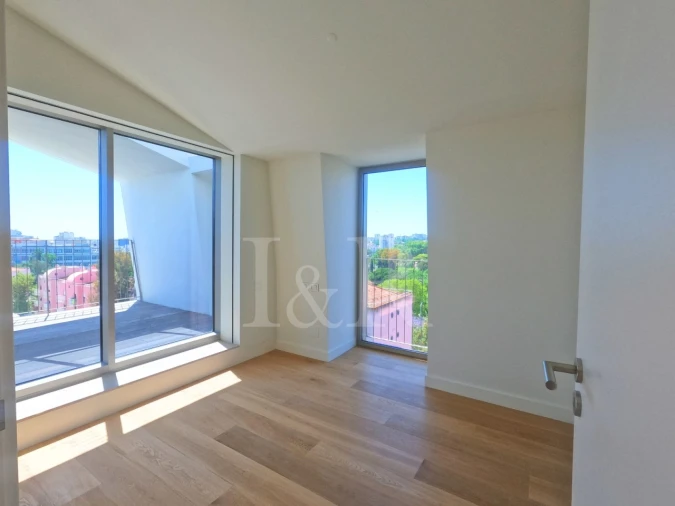 Apartamento T3 para Venda em Parque das Nações Foto 7