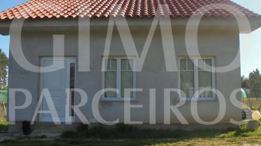 Armazém para Venda em Covões e Camarneira