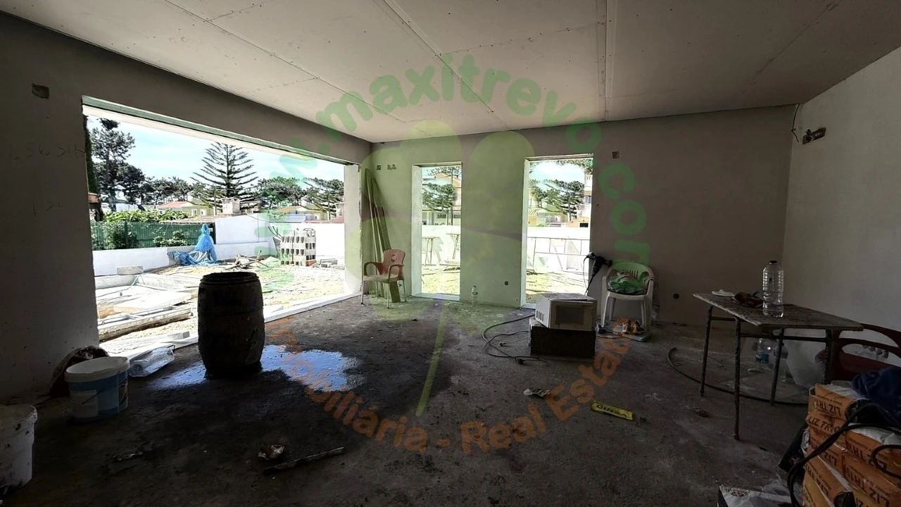 Moradia T4 para Venda em Charneca de Caparica e Sobreda Foto 23