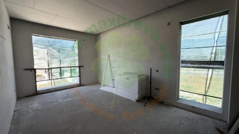 Moradia T4 para Venda em Charneca de Caparica e Sobreda