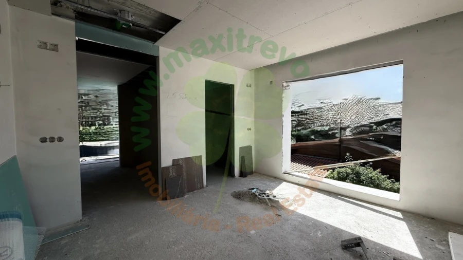 Moradia T4 para Venda em Charneca de Caparica e Sobreda Foto 36