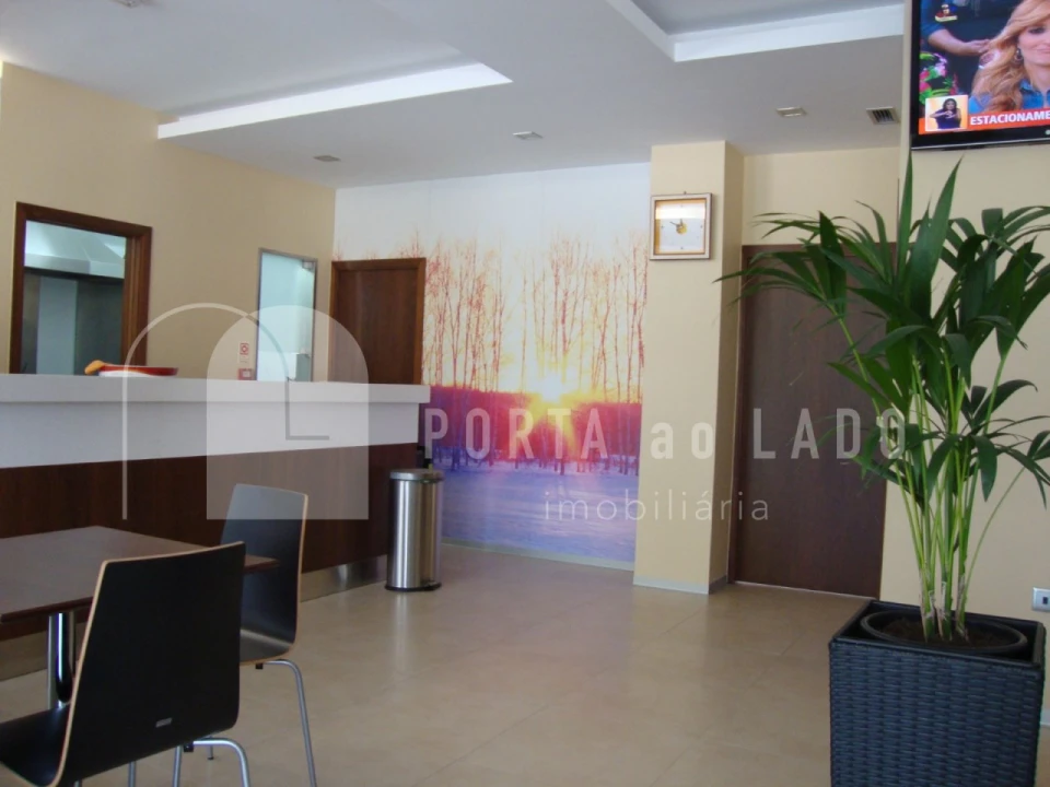 Negócio para Venda em Pedroso e Seixezelo Foto 5