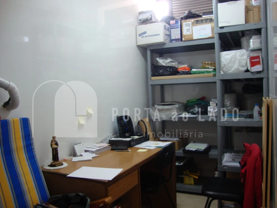 Negócio para Venda em Pedroso e Seixezelo Foto 6