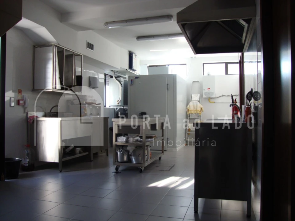 Negócio para Venda em Pedroso e Seixezelo Foto 7