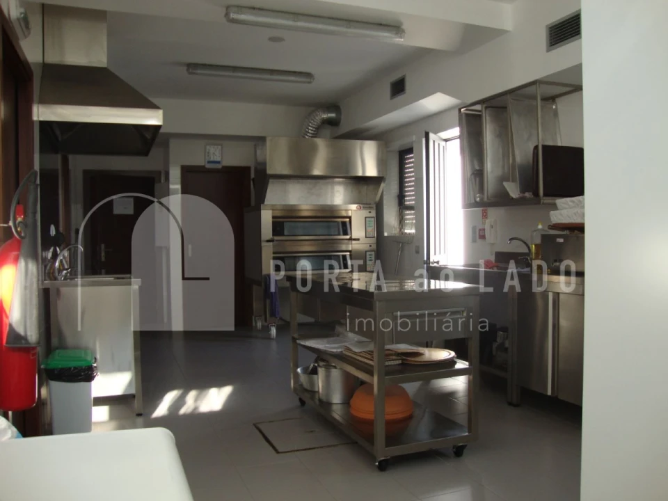 Negócio para Venda em Pedroso e Seixezelo Foto 8