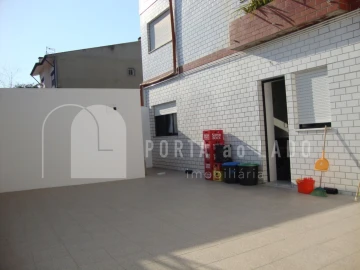 Negócio para Venda em Pedroso e Seixezelo