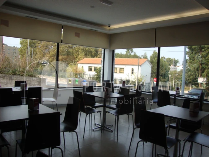 Negócio para Venda em Pedroso e Seixezelo Foto 4