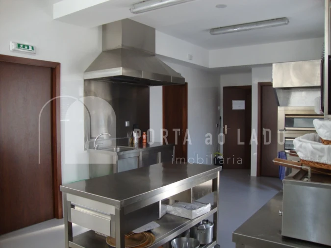 Negócio para Venda em Pedroso e Seixezelo Foto 9