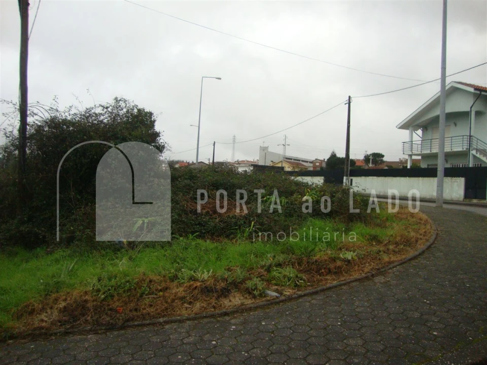 Terreno para Venda em Argoncilhe Foto 2