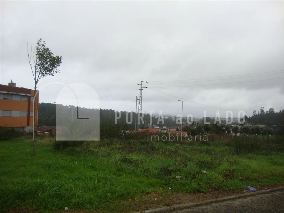 Terreno para Venda em Argoncilhe Foto 2