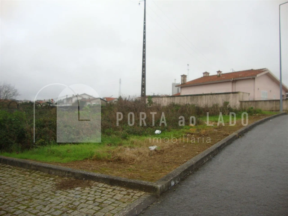 Terreno para Venda em Argoncilhe Foto 3