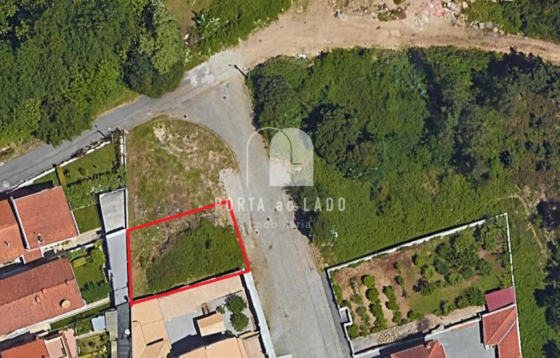 Terreno para Venda em Arrifana Foto 1