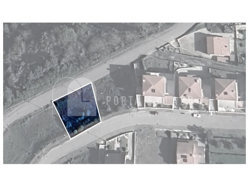 Terreno para Venda em Raiva, Pedorido e Paraíso Foto 1