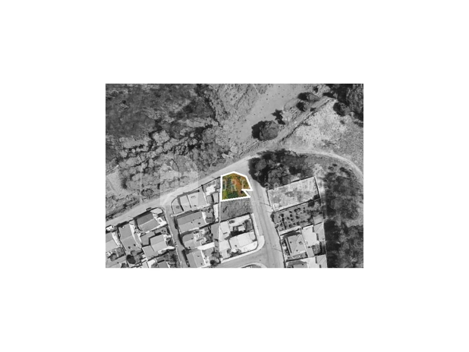 Terreno para Venda em Arrifana Foto 1