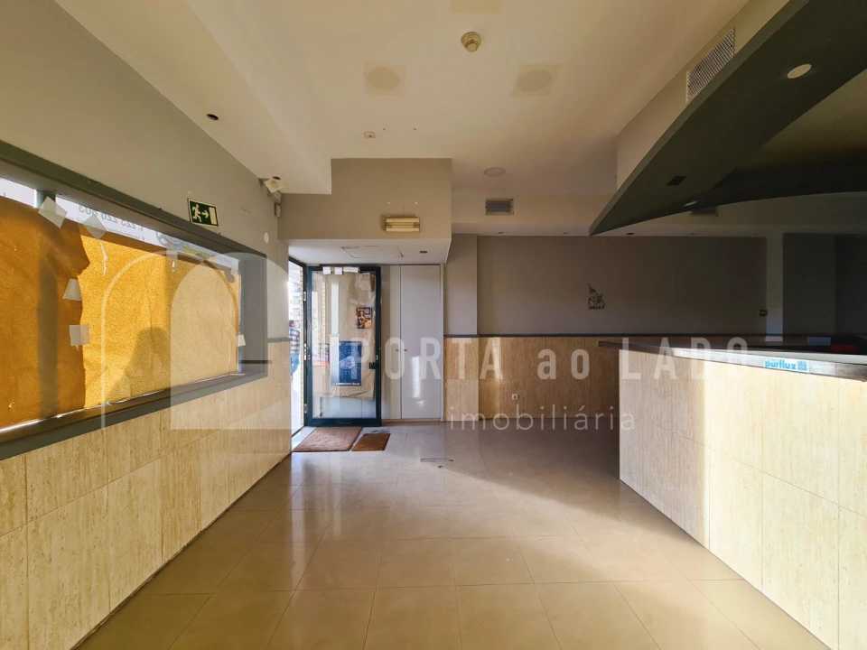 Loja para Venda em Canelas Foto 3