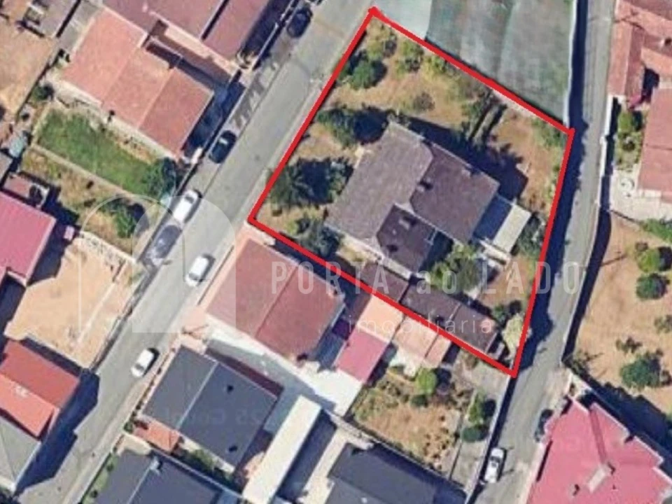 Moradia T4 para Venda em Arrifana Foto 49