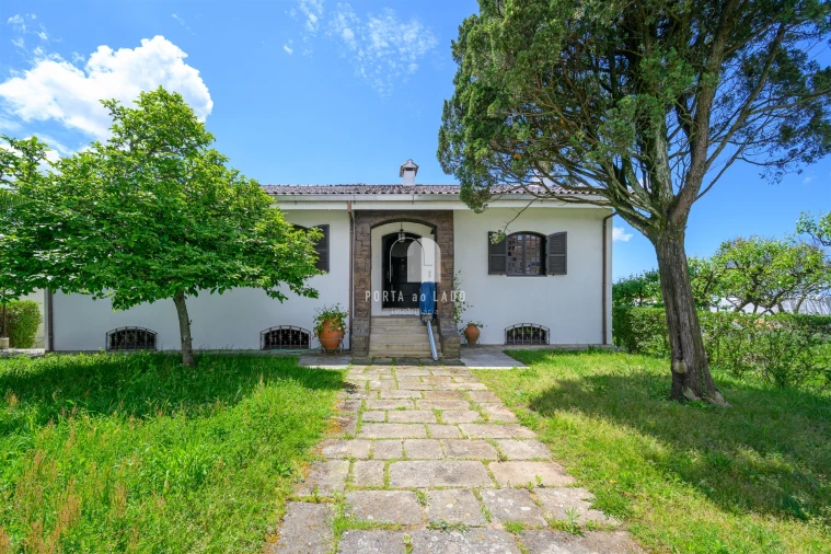 Moradia T4 para Venda em Arrifana Foto 2