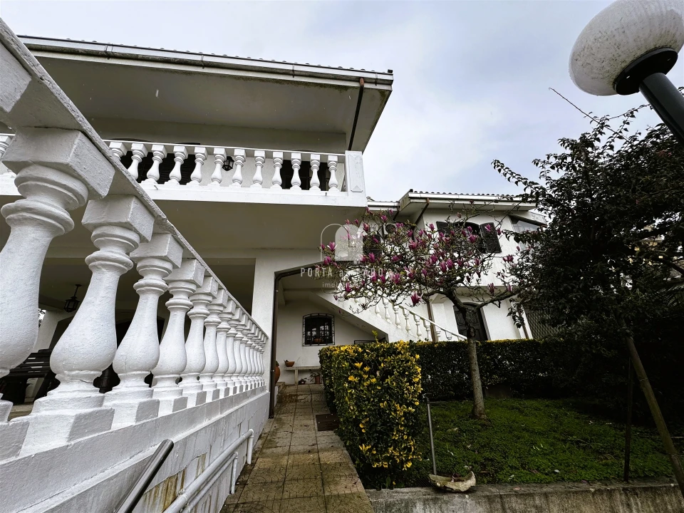 Moradia T4 para Venda em Arrifana Foto 48