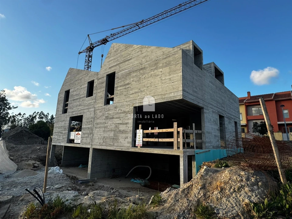 Moradia T3 para Venda em Santa Maria da Feira, Travanca, Sanfins e Espargo Foto 1