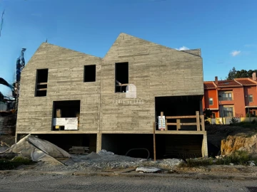 Moradia T3 para Venda em Santa Maria da Feira, Travanca, Sanfins e Espargo