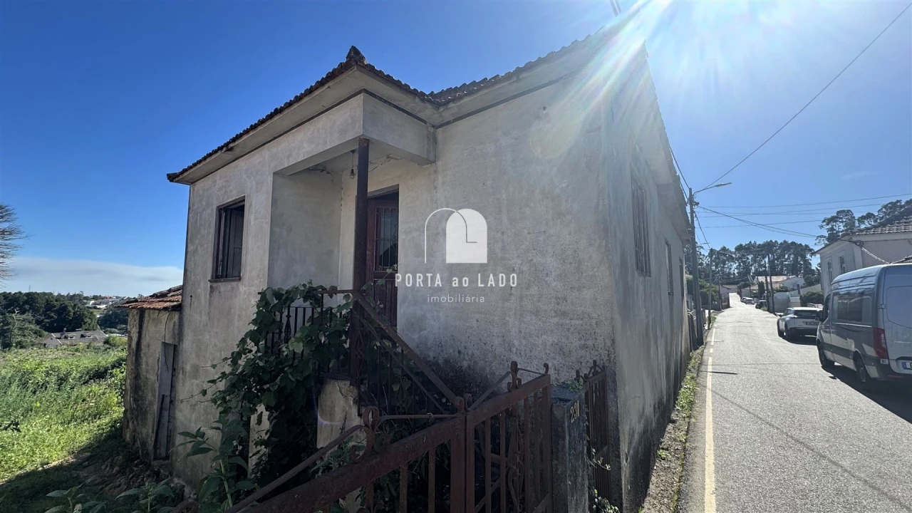 Moradia T3 para Venda em Argoncilhe Foto 4