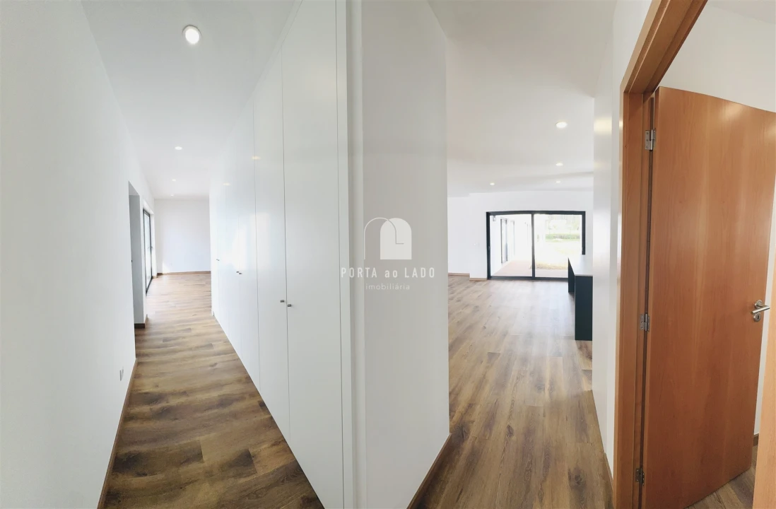 Moradia T4 para Arrendamento em Ovar, São João, Arada e São Vicente de Pereira Jusã Foto 16